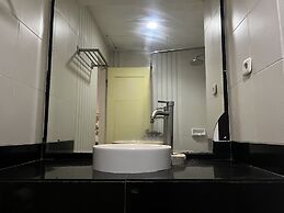 Hotel O Tri Homestay