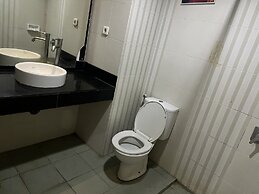 Hotel O Tri Homestay