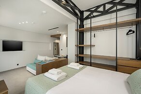 Ostrakon Suites