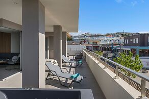 Ostrakon Suites