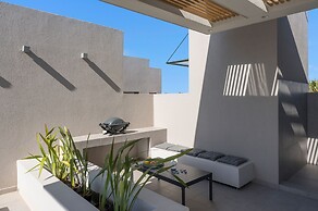 Ostrakon Suites
