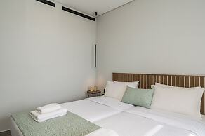 Ostrakon Suites