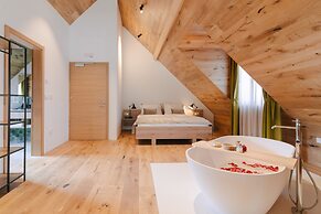 Pira Hotel