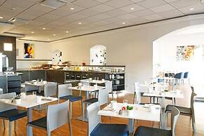 HOTEL MEDITERRANEE