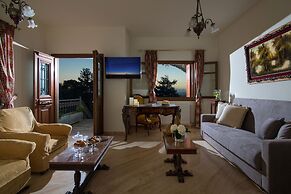Oniropetra Luxury Suites