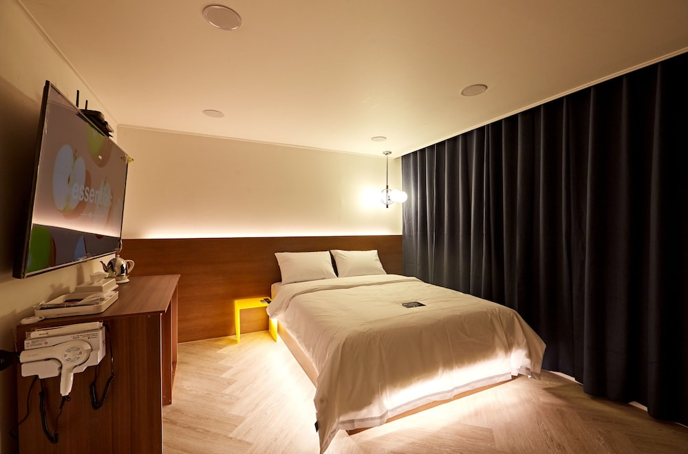 SOUNDS HOTEL