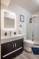 Spacious Newly Renovated 1 Bedroom Suite