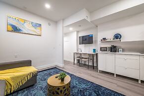 Spacious Newly Renovated 1 Bedroom Suite