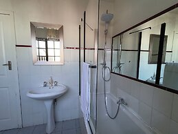 libra lodge