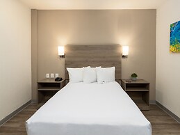 Hotel Mesaluna Short & Long Stay