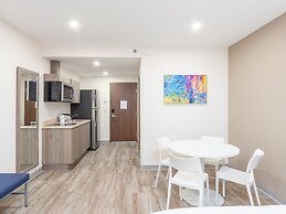 Hotel Mesaluna Short & Long Stay
