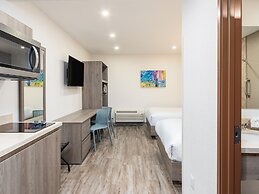 Hotel Mesaluna Short & Long Stay