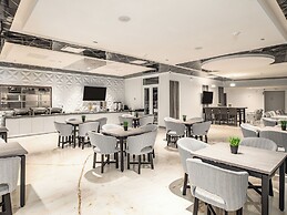 Hotel Mesaluna Short & Long Stay