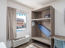Hotel Mesaluna Short & Long Stay