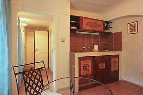 1 Bed Flat - Sleeps 3 - Courtyard - Wifi