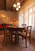 1 Bed Flat - Sleeps 4 - Balcony - Wifi