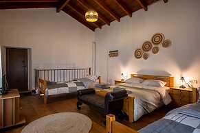 Walnut Tree Villa Ano Archanes-10km From Heraklion