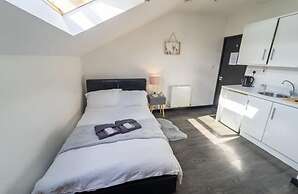 Stunning Studio by Queen Elizabeth Hospital