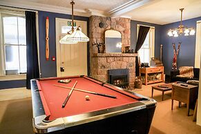 The Saucy Willow Inn and Cottages