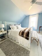 The Saucy Willow Inn and Cottages