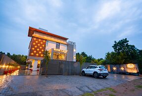 Lalit International By The Rameshwary