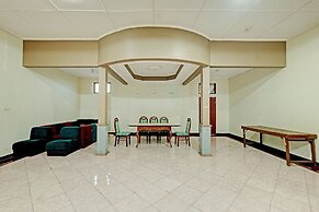 OYO 92406 Hotel Renata 1