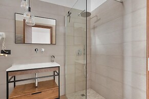 3251 Dellatita Suite by Barbarhouse