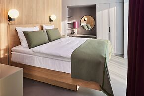 Kirk Suites