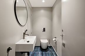Kirk Suites