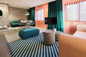Kirk Suites