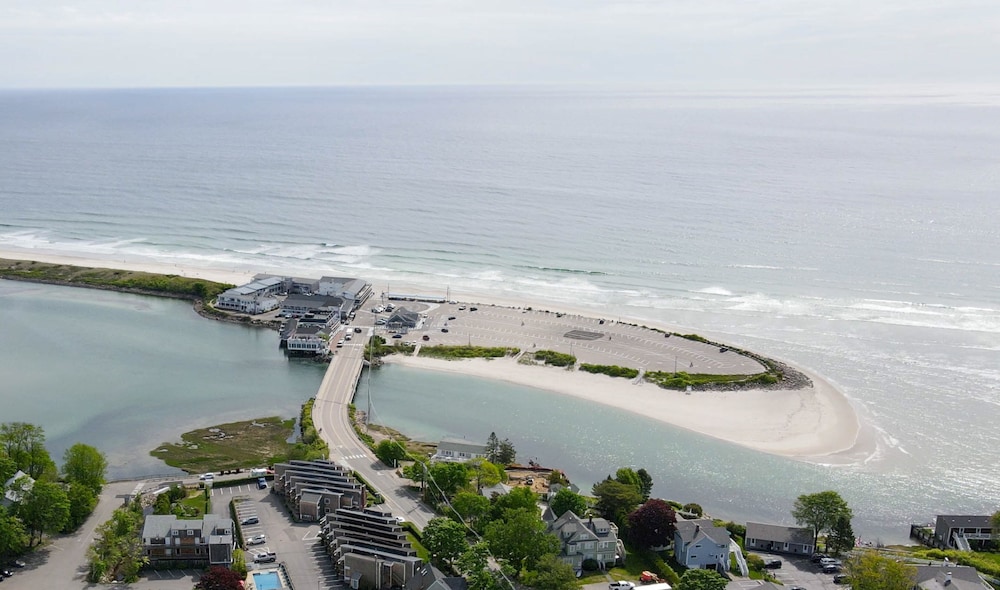 Aspinquid Resort