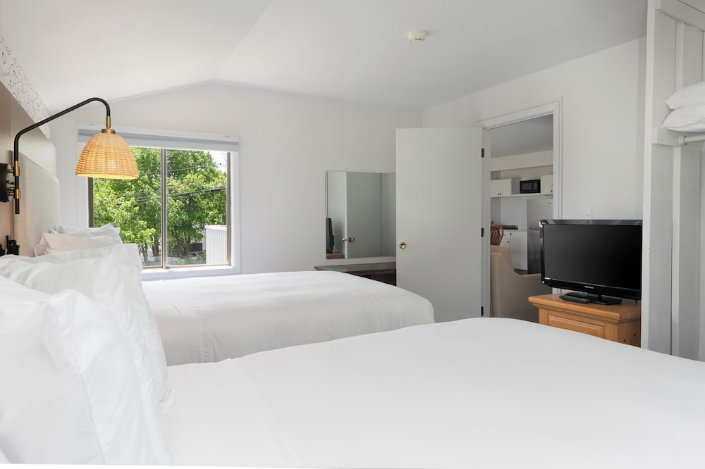Aspinquid Resort