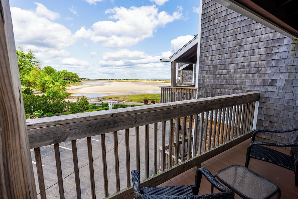 Aspinquid Resort