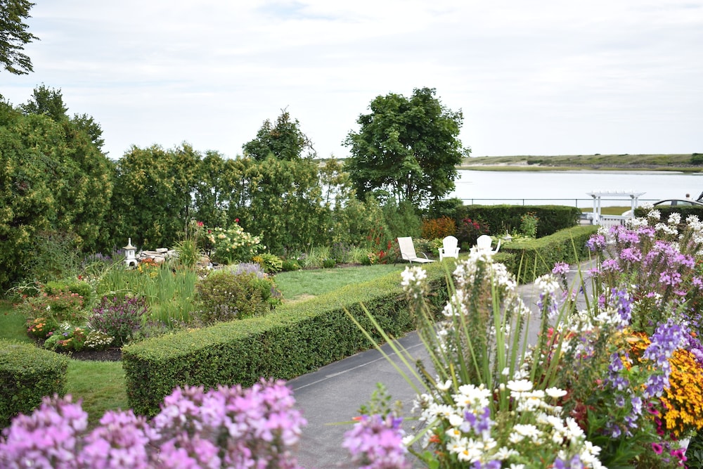 Aspinquid Resort