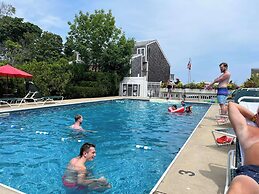 Aspinquid Resort