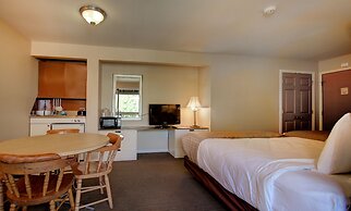 Aspinquid Resort