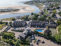 Aspinquid Resort
