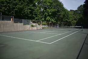 Aspinquid Resort