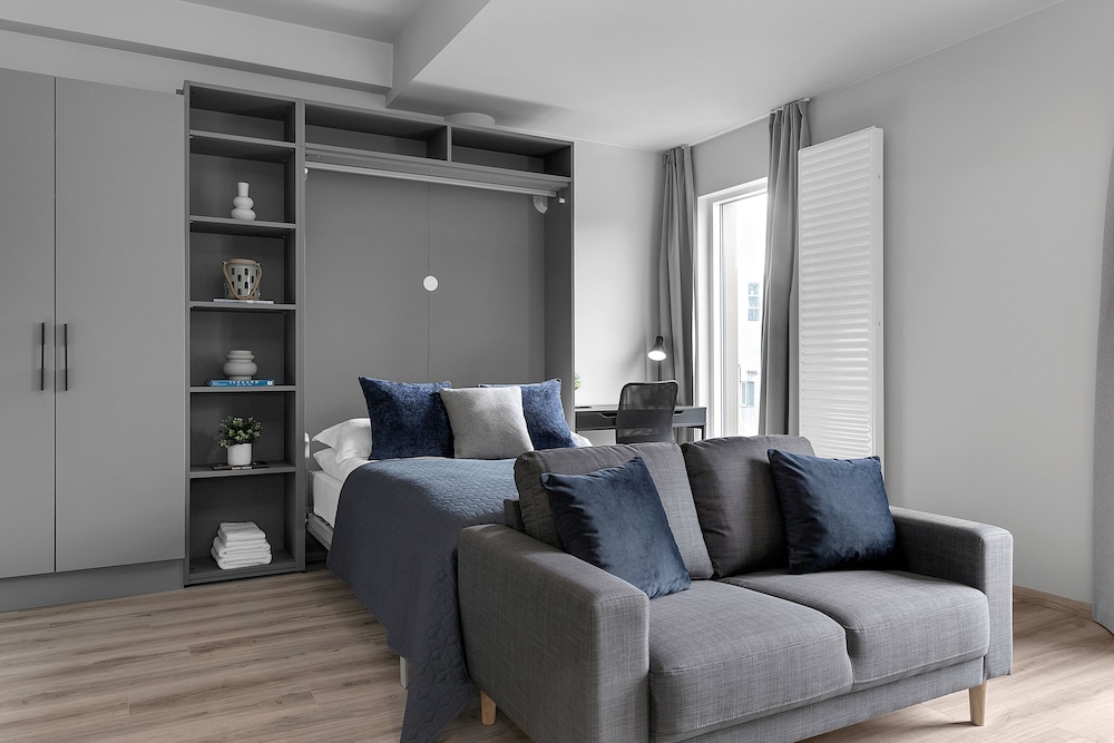 B18 Apartments
