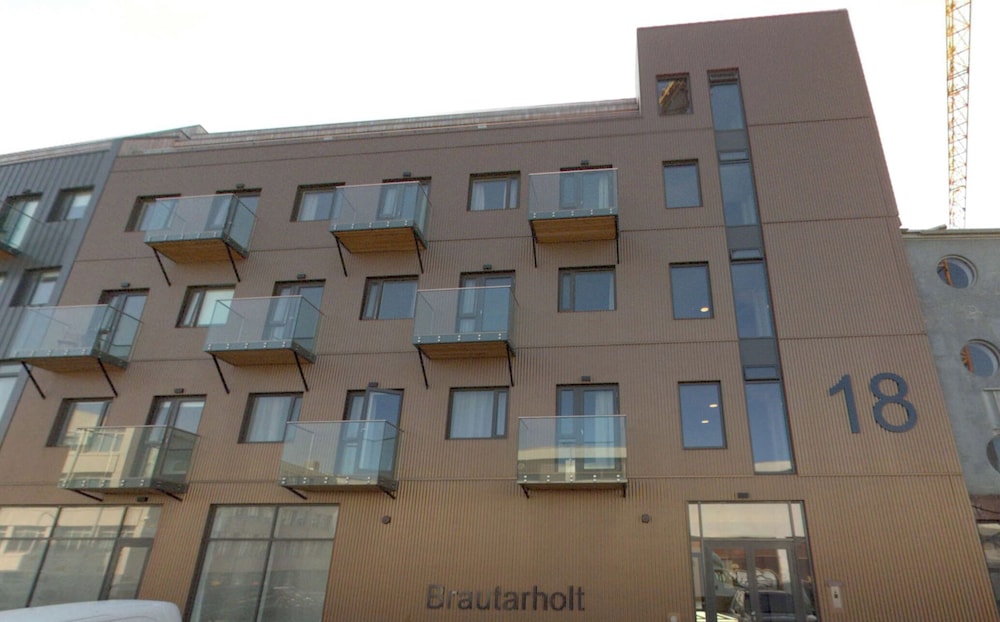 B18 Apartments