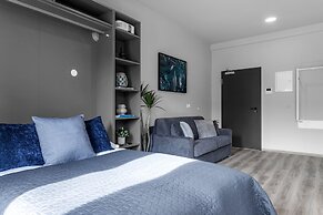B18 Apartments