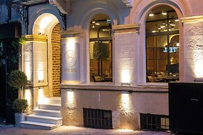 Balo Suite Hotel