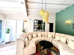 Luxury Villa In Aguacatala
