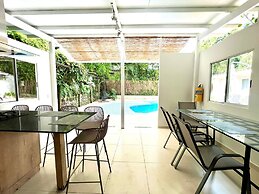 Luxury Villa In Aguacatala