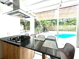 Luxury Villa In Aguacatala