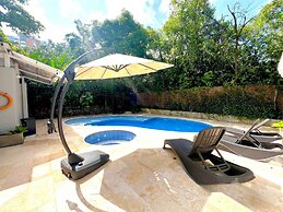 Luxury Villa In Aguacatala