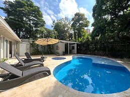 Luxury Villa In Aguacatala
