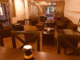 Courtyard Pujan Hotel