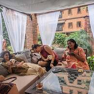 Courtyard Pujan Hotel