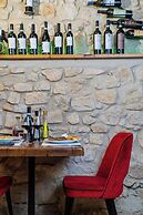Castrum Wine Relais